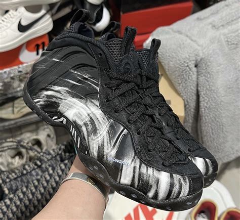 Foamposite dream a world - The Nike Air Foamposite One “Dream A World” shoes will be available on March 31, 2023, on Nike SNRKS and a few online and physical stores. The retail cost of the men's size item is $250.